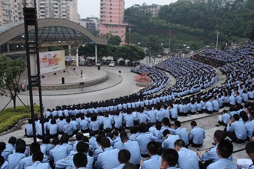 2021届高校毕业生预计909万人 应届生找工作应该注意什么