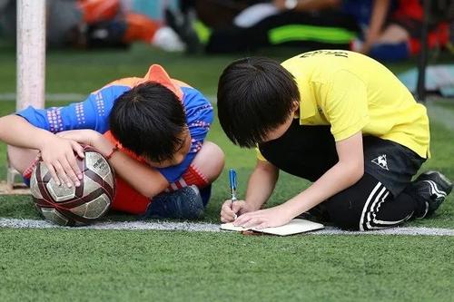 教育部实施寒暑假学生体育家庭作业制度 寒暑假学生体育家庭作业来了