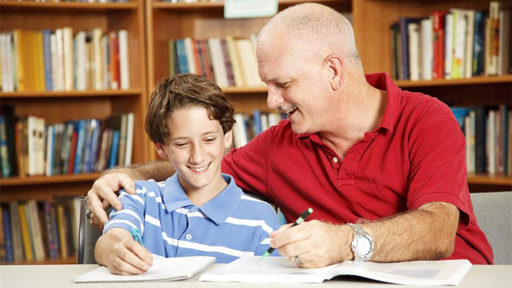 家庭作业既要减负也要提质 家庭作业并非家长作业
